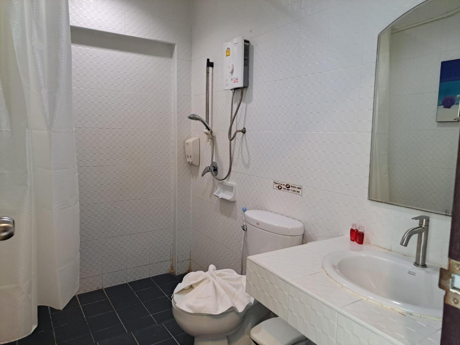 Baan Oui Guest House - Nai Harn Phuket Zewnętrze zdjęcie